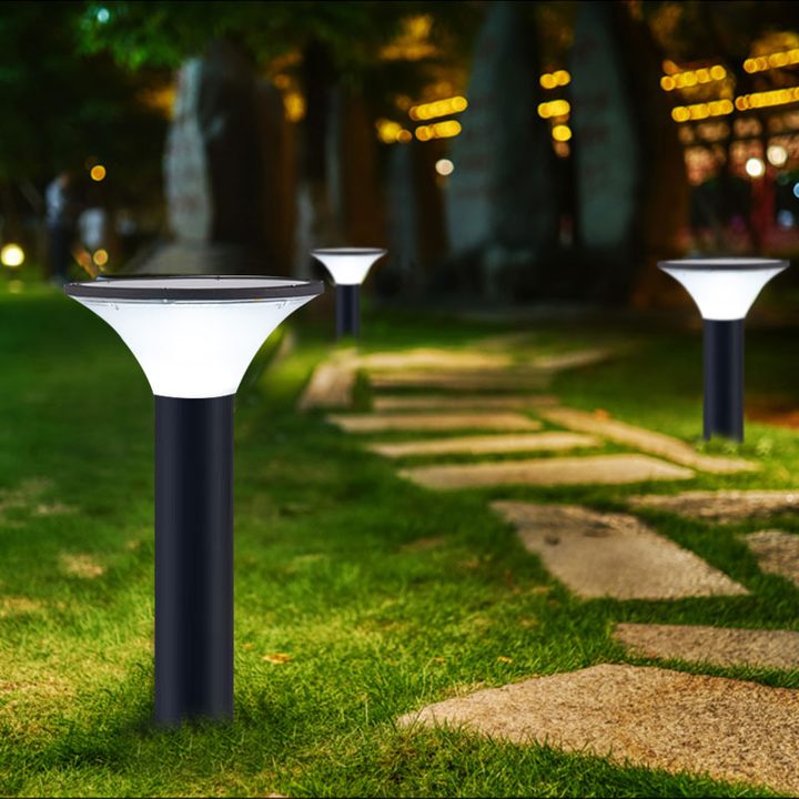 Round lamp forms around a stepping-stone path in a placement illustration.