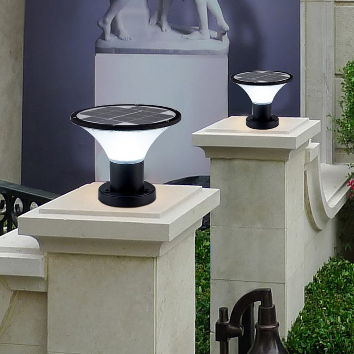 Round lamp forms on masonry pillars in a placement illustration.