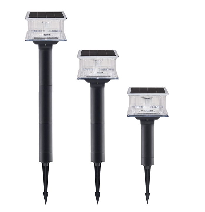 Square-head lamps pictured with ground spikes and differing stem lengths.