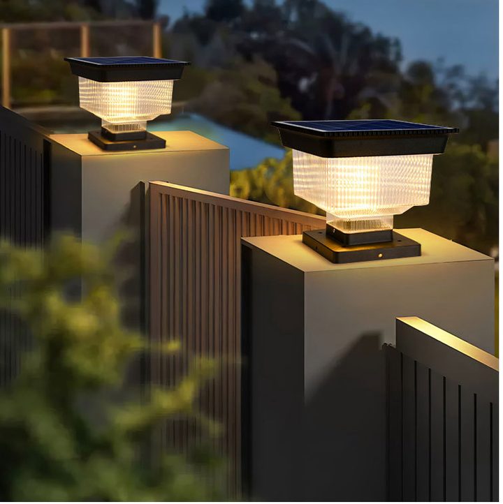 Square-top lamp fence-pillar placement illustration.