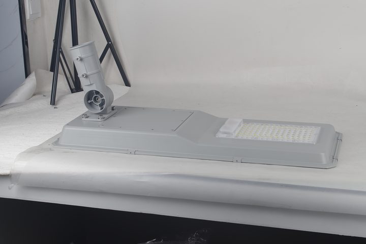 Table view with the mounting socket tilted upward.
