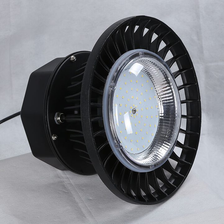 High-bay light pictured on the factory's E1-200W reference page