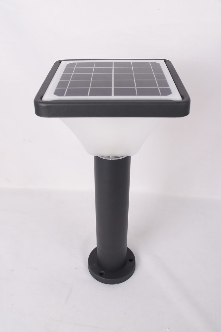 SG-7 garden light top and solar-panel detail